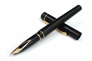 ^ writing brush chronicle .100 SHEAFFER Sheaffer TARGA targa fountain pen ^ pen .14K AUST 585/ mat black / consumption tax 0 jpy 