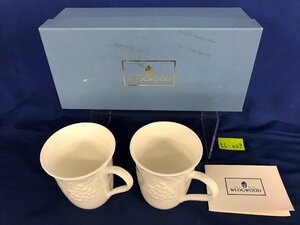 ★５６―０２９★洋食器　WEDGWOOD/ウェッジウッド ストロベリー＆バイン ペアマグカップ ボーンチャイナ 茶器 ティーカップ 陶器 [60]