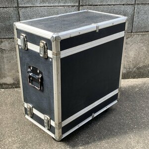 6U rack case < глубина примерно 34cm>* низ часть резина ножек 1 пункт отсутствует с роликами . производитель неизвестен акустическое оборудование PA * получение возможно / шт *