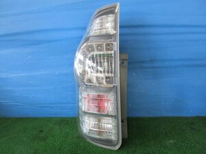 売り切り！ ヴォクシー DBA-ZRR70W 左テールランプ 81560-28560 ＬＥＤ ICHIKO 28-220 [ZNo:05000938] e＆eオートパーツ秦野