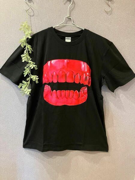 【未使用新品】IKEA イケア　コットンＴシャツ Ｌサイズ 黒　歯と歯茎のピンクプリント 半袖　希少品レア