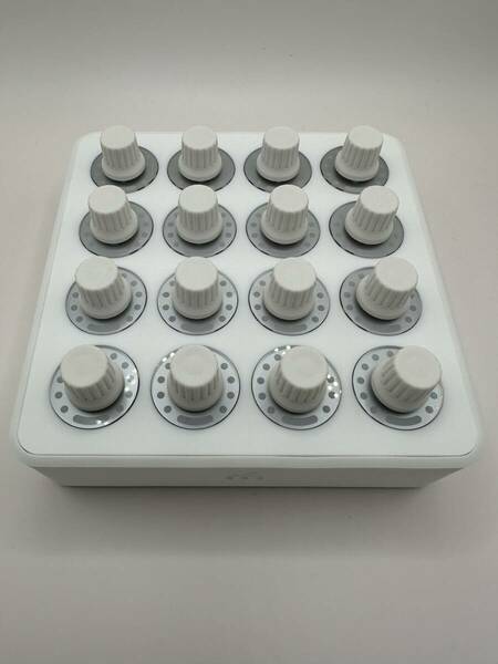 MIDI FIGHTER TWISTER （完動美品 未使用に近い）