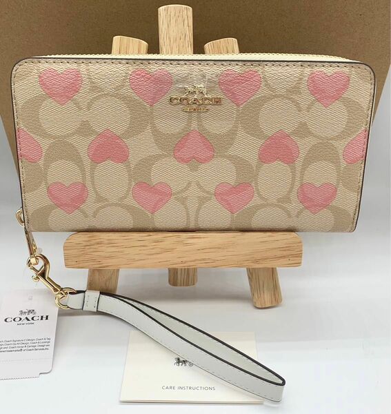 COACH 長財布　シグネチャー　ハートプリント　アウトレット品