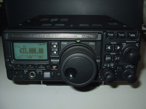 YAESU FT-897S HF/50/144/430MHz オールモード機