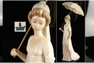 [URA]LLADRO/リヤドロ/フィギュリン「優雅な装い」/高さ30cm/10-5-36　(検索)骨董/置物/陶器/人形/陶人形/フィギュア/傘/貴婦人