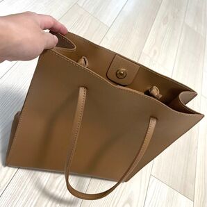ベージュ トートバッグ