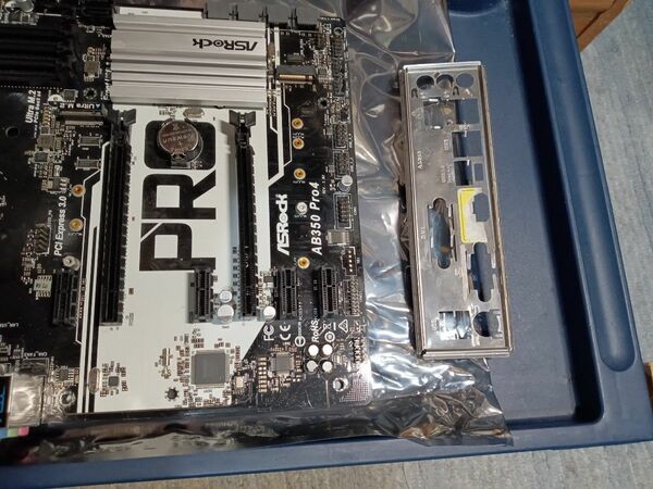 ASRock AB350 Pro4