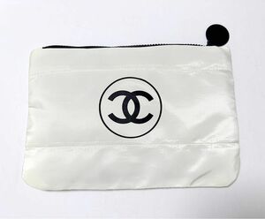 ★あにゃちゃん様専用★シャネル ノベルティ　ホウイト　化粧ポーチ CHANEL　コスメポーチ　 ロゴ コスメ ブランド 小物　白