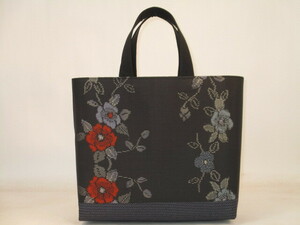 古布　正絹大島紬花柄で作ったバッグ