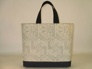 古布　正絹白大島紬で作ったバッグ