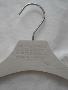 H &amp; M Margiela Collaboration Hanger деревянная