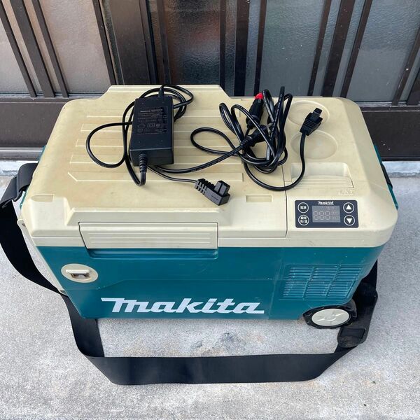 マキタ　充電式保冷温庫　CW180D 冷凍も出来るのでアイスにも
