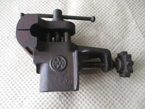  secondhand goods vise bench vise . width approximately 60mm (a-25)