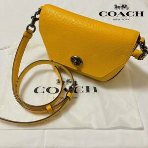 美品☆COACHコーチ ショルダーバッグ ミニカーリー レザー　イエロー　c2815 ポーチ　クラッチバッグ　黄色　斜め掛け可能