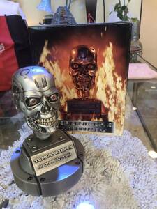 * Terminator 2. image figure 1996 LEGENDS IN 3 DIMENSIONS JUDGMENT DAY T-800 endoskeleton *