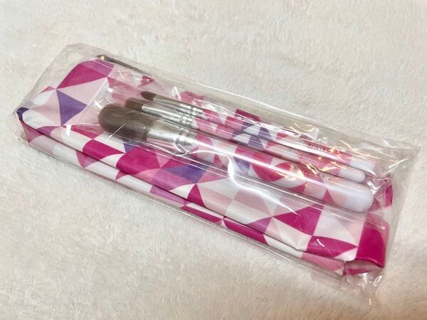 CLINIQUE メイクブラシ&ポーチ ノベルティ