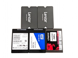 SSD 2.5 SerialATA 256GB×3 pcs 250GB×1 pcs 240GB×1 pcs condition normal 5 pcs. set tube 4