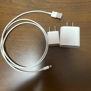 Lightningケーブル USB-C電源アダプタ USB電源アダプタ ※3点:Apple純正です。