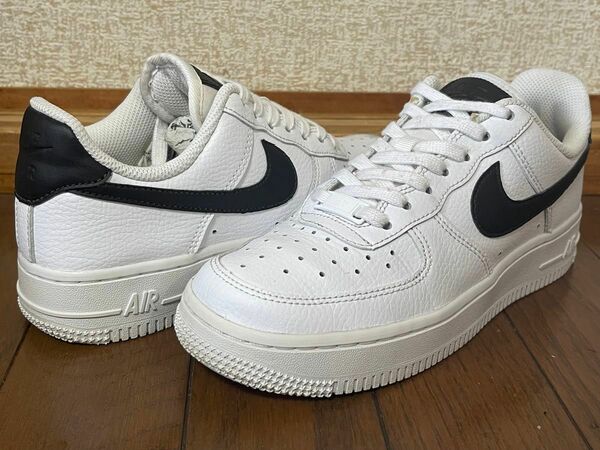 NIKE WMNS AIR FORCE 1 07 22.5cm