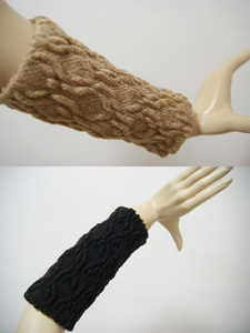  free shipping * super profit * hot Thermo relief hand warmer * both arm collection (2 sheets entering )×2 color ( beige & black )* hand-knitted manner & wool .* left right combined use * made in Japan 