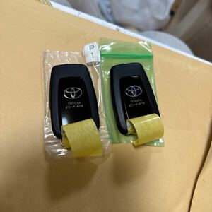 未使用保管品☆送料無料☆トヨタ 純正 キーレス スマート C-HR ハイブリッドスマートキー CH-R 　　　007−AE0025 黒　青マーク　各1 個　7