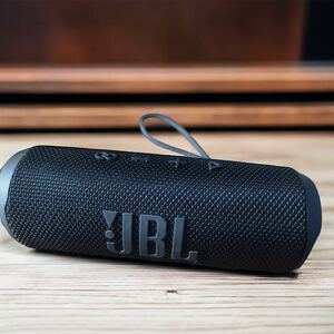 【新品】JBL FLIP6 ブラック 黒 重低音 高音質 防水 ワイヤレススピーカー Bluetoothスピーカー 本体のみ