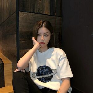 Tシャツ　カットソー　土星　宇宙　スパンコール風　白　ラウンドネック　オーバーサイズ　ゆったり　大きいサイズ　体型カバー ダンス