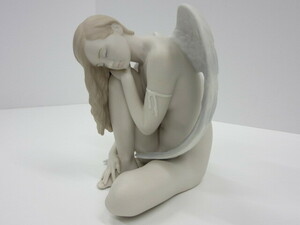 ブランド祭 美品 LLADRO リヤドロ 優しき天使 フィギュリン Wonderful Angel 素晴らしき天使 陶器 01018236 人形 箱付き 置物