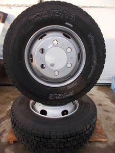 **cg20496 used snow tire & wheel Yokohama 710R Mix 225/80R17.5. steel wheel 6 hole 2 pcs set 2019 year made *M**