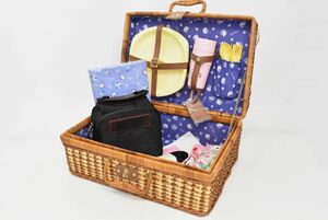 (813P 0522M10) 1 jpy ~ unused Hello Kitty picnic basket set lunch box plate cup mat other camp 