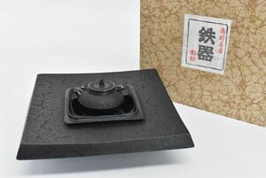 (810S 0523M21) 1円～ 未使用 南部鉄器 置物 ミニ急須 灰皿 オブジェ 喫煙具 金属工芸 インテリア