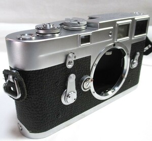 Leica/Leitz ライカ M3 ERNST LEITZ WETZLAR ボディー M3-1139948 1968年製 外観美品 シャッター要修理 です。