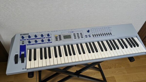 YAMAHA CS2x