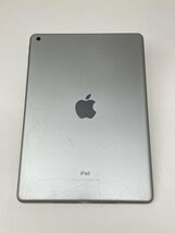 F20【ジャンク品】 iPad 第6世代 9.7インチ 128GB Wi-Fi スペースグレイ_画像2