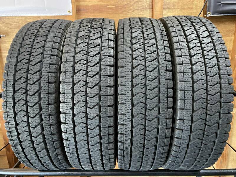 S-114【超バリ山/2022年製造】ブリヂストン BLIZZAK VL10！195/80R15 107/105N LT！程度良好！手渡し大歓迎！ハイエース・キャラバン