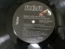 【レコード】THE JUDDS / ROCKIN' WITH THE RHYTHM CURB RECORDS RCA AHLI-7042 美人親子カントリーグループ_画像2