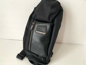 トゥミ　TUMI　バッグ　ワンショルダーバッグ　ボディバッグ　斜め掛け　