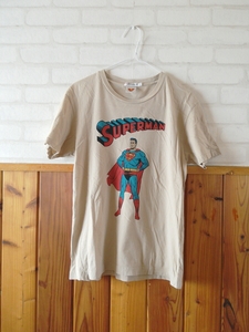 UNIQLO スーパーマン Ｔシャツ メンズ Sサイズ SUPERMAN トップス ベージュ グレージュ系 半袖 ②