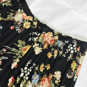 a5 美品 インゲボルグ/ピンクハウス 花柄 プリーツ ロング スカート 黒/Mの画像4
