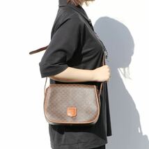 【1円】CELINE セリーヌトリオンフショルダーバッグ_画像2