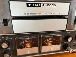 [TEAC] open reel deck <A-2050>Vintage present condition Junk 