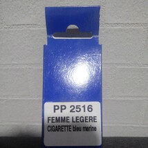 NOREV Echelle 1/43 Depuis 1946 PP 2516 FEMME LEGERE CIGARETTE bleu marine フィギュア　ミニカー　ジオラマ_画像2
