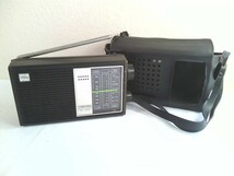 希少！レトロ★TOSHIBA　東芝　SOLID　STATE　ラジオ 　MW/SWラジオ　RP-105S　日本製★ジャンク_画像1