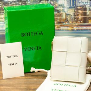  Bottega Veneta кассета сетка маленький двойной бумажник белый 