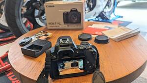 [ почти новый товар ]32GB карта памяти есть!Canon цифровой однообъективный зеркальный камера EOS Kiss X10 корпус черный удобный камера сумка дополнение!!