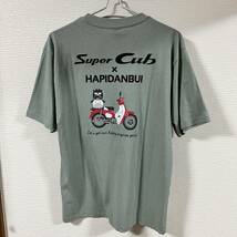 ★ HONDA(ホンダ) × Sanrio(サンリオ) コラボ ★ 半袖Tシャツ Lサイズ 緑色 スーパーカブ 日本限定販売 本田技研 (タグ付き新品未使用)_画像5