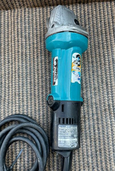 中古品　マキタ Makita ディスクグラインダ 高速型 100mm 9533B