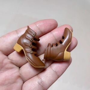 靴　サンダル　ストラップシューズ ブライス　リカちゃん　モモコドール　ジェニー　バービー　オビツ　プーリップ　人形　ブラウン