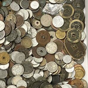#3655 古銭 まとめ 総重量約5.1kg 大量 近代 日本古銭 穴銭 硬貨 アルミ 銅など 文久永賓 大清銅幣 光緒元賓 アンティーク レトロの画像7