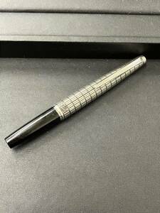 ＃3933B　PILOT パイロット 万年筆 Elite エリート 14K 585 14金 ペン先 筆記用具 文房具 格子柄　筆記未確認